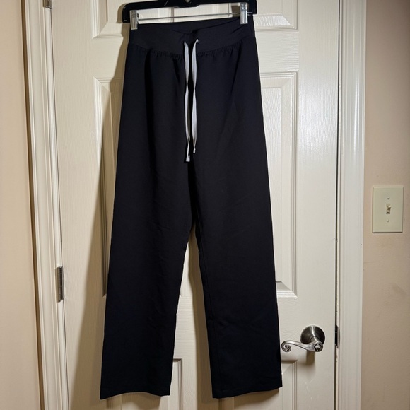 Figs Black Scrub with White Drawstring